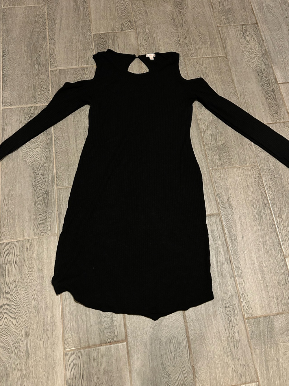 Xhileration Cold-Shoulder Black Long-Sleeve Dress - size large
